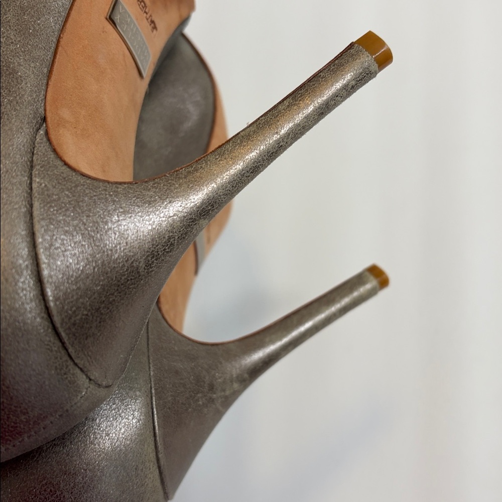 Badgley Mischka Women's Roanna II Dress Pump Wedding Shoes Heels Silver size 10 - Picture 7 of 16